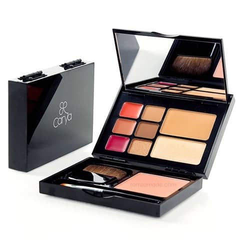 CARYA COSMETICS -  MAKEUP KIT