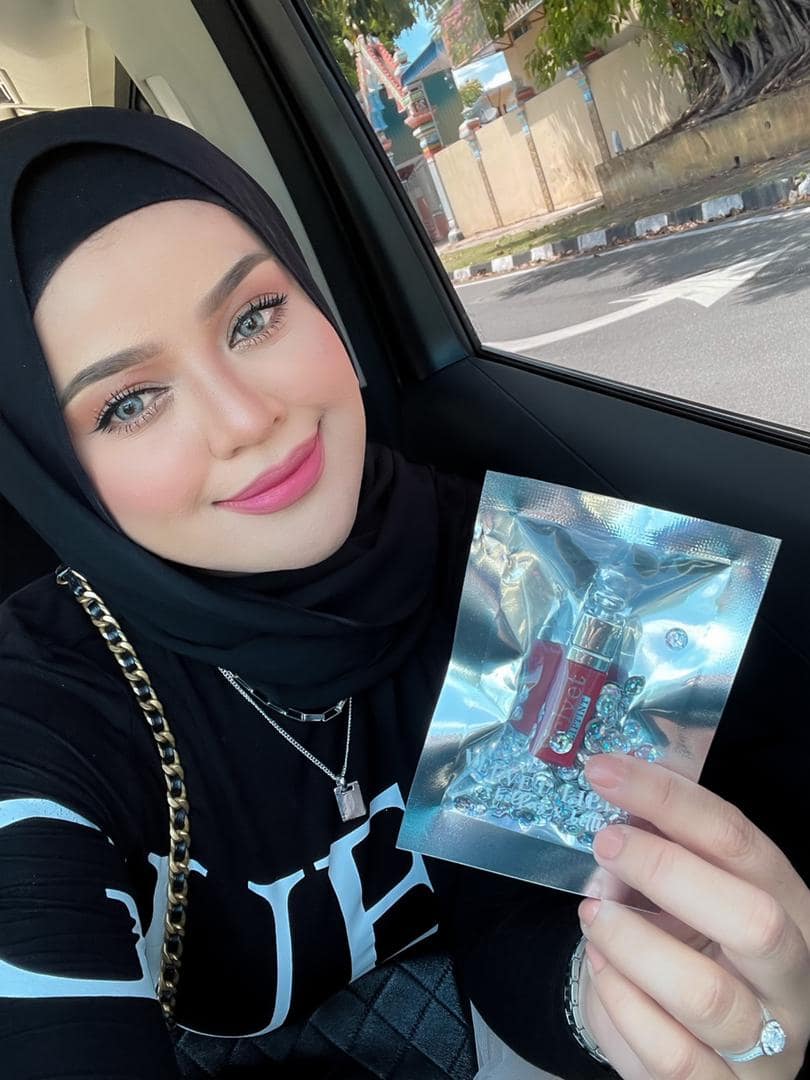 BETTY BEAUTY – VELVET LIPTINT X MUA BELLAZ BETTY BEAUTY - VELVET LIPTINT X MUA BELLAZ